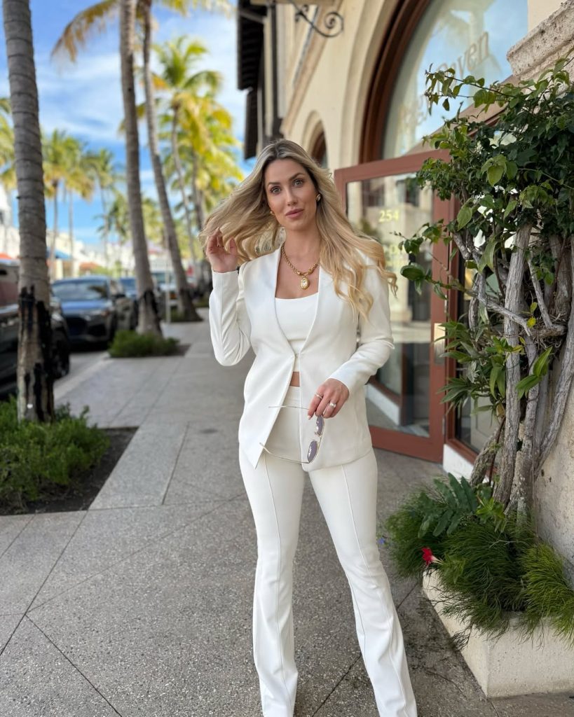 Naomi Besson – Real Estate Agent in Boca Raton, Delray Beach & West Palm Beach | The Besson Group